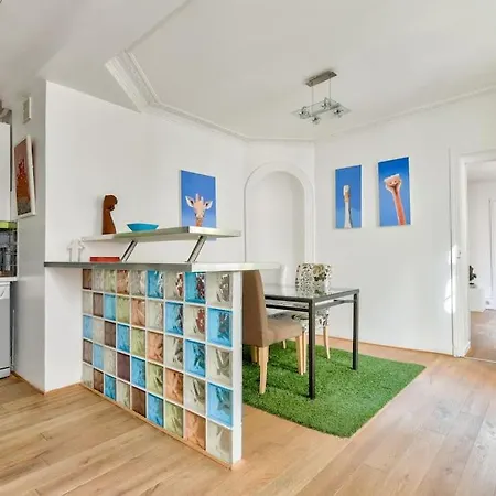 Elegant A 5 Minutes Du Parc Monceau ! Apartment *